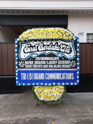 Papan Bunga Duka di Obio